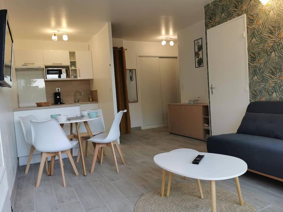 Appartement Acces Direct A La Plage Bernières-sur-Mer Exterior foto